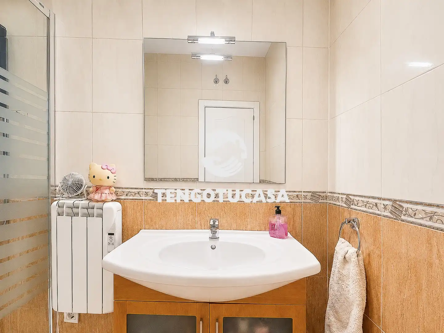 Bathroom of Flat for sale in Madrid