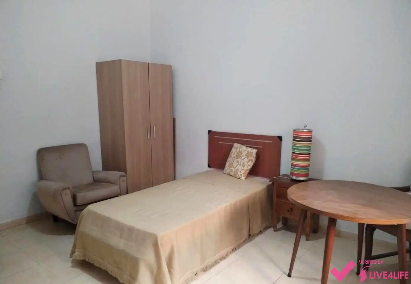 Habitación de Planta baja de alquiler en Granada con Amueblado