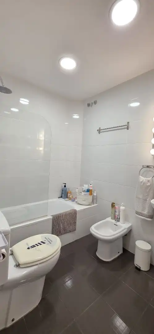 Baño de Piso en venta en Sabadell con Calefacción