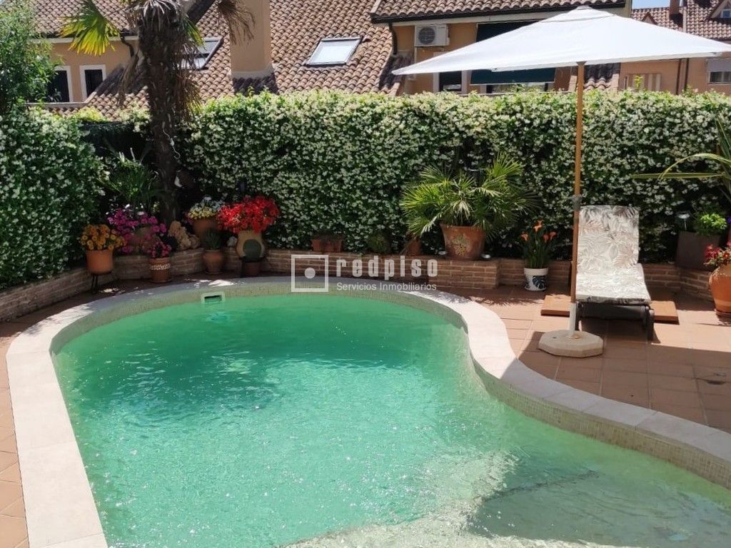 Swimming pool of House or chalet for sale in Rivas-Vaciamadrid  with Air Conditioner, Heating and Storage room