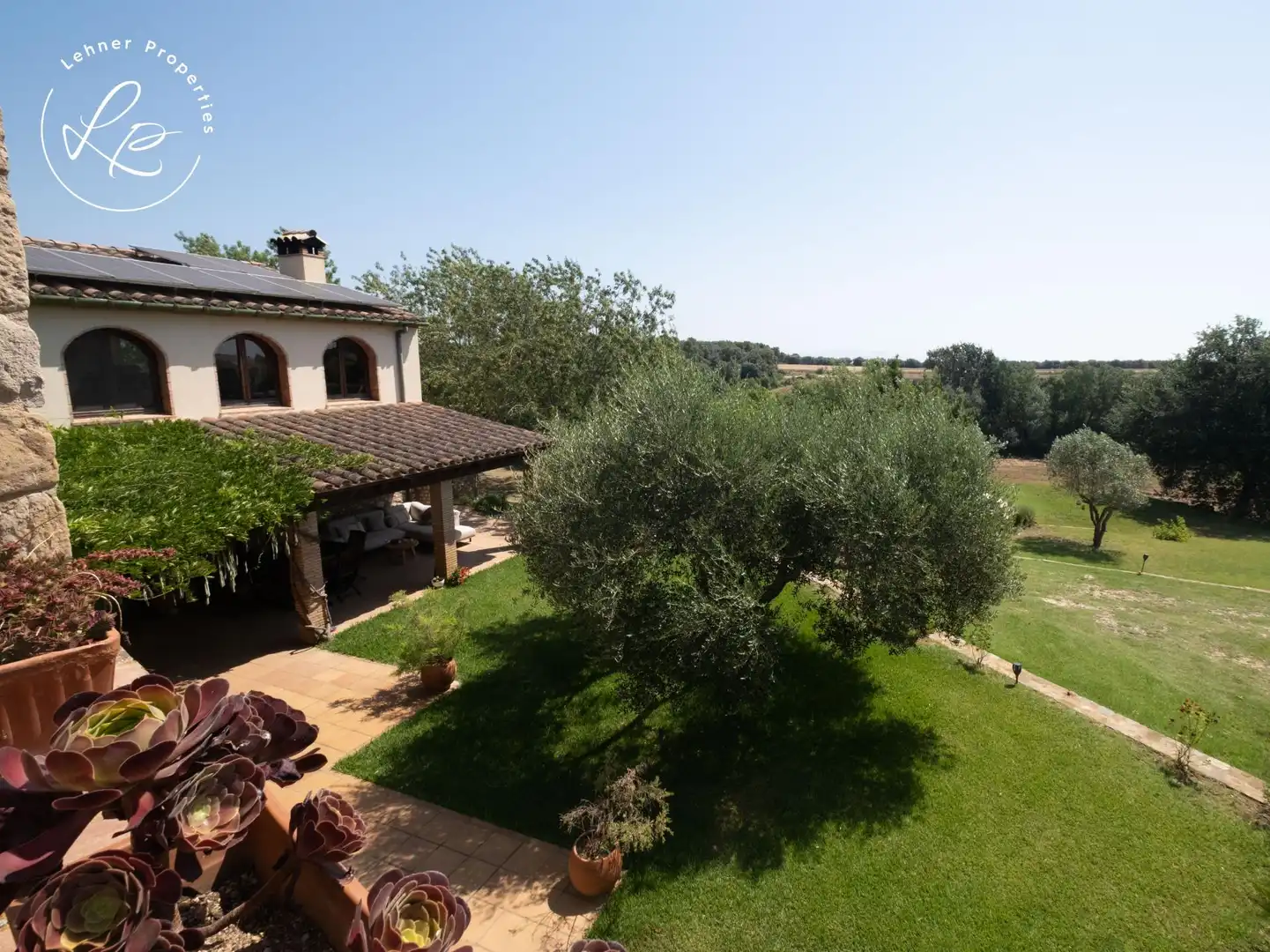Jardí de Finca rústica en venda en Navata amb Aire condicionat, Calefacció i Jardí privat