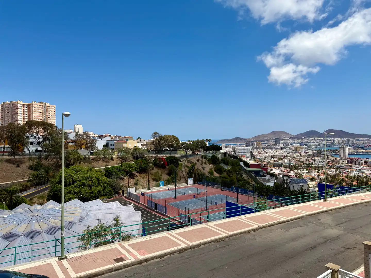 Vista exterior de Ático en venta en Las Palmas de Gran Canaria con Terraza