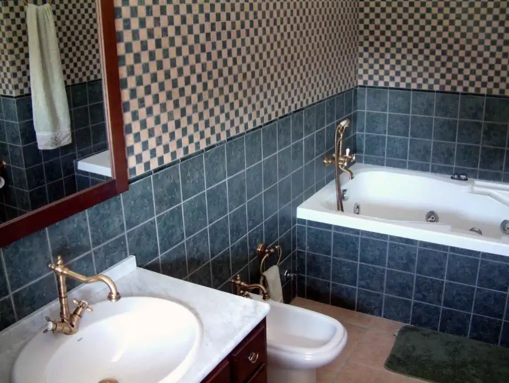 Baño de Finca rústica en venta en Lucena con Jardín privado, Terraza y Piscina