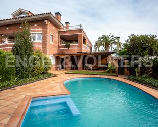 Exterior view of House or chalet for sale in Premià de Dalt  with Air Conditioner, Heating and Private garden