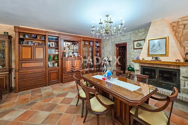 Dining room of Houses for sale in Úbeda  with Air Conditioner, Heating and Terrace