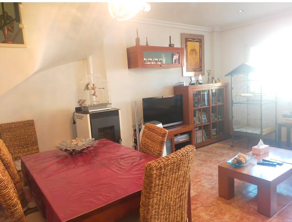 Sala d'estar de Casa adosada en venda en Elche / Elx amb Terrassa, Traster i Moblat