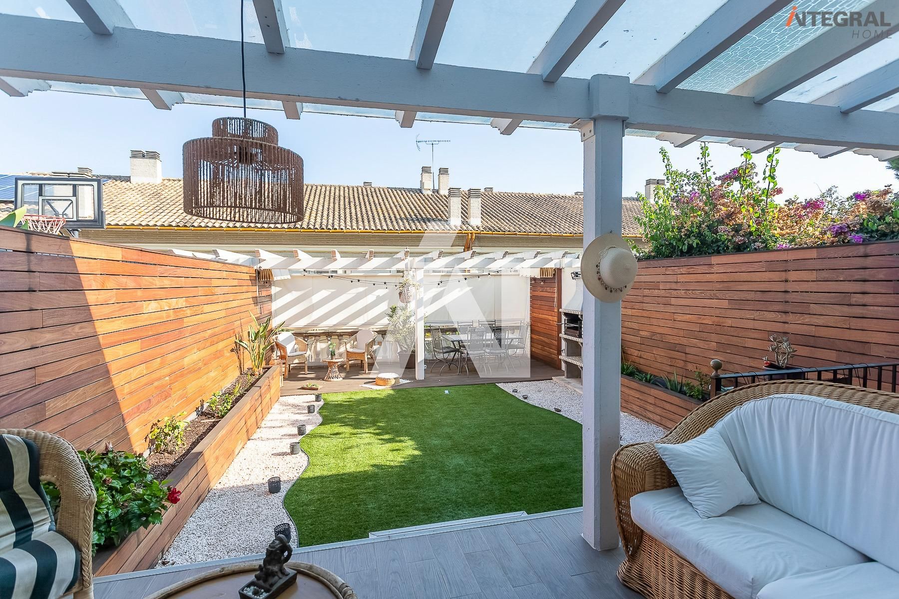 Terrassa de Casa adosada en venda en Premià de Dalt amb Calefacció, Jardí privat i Parquet