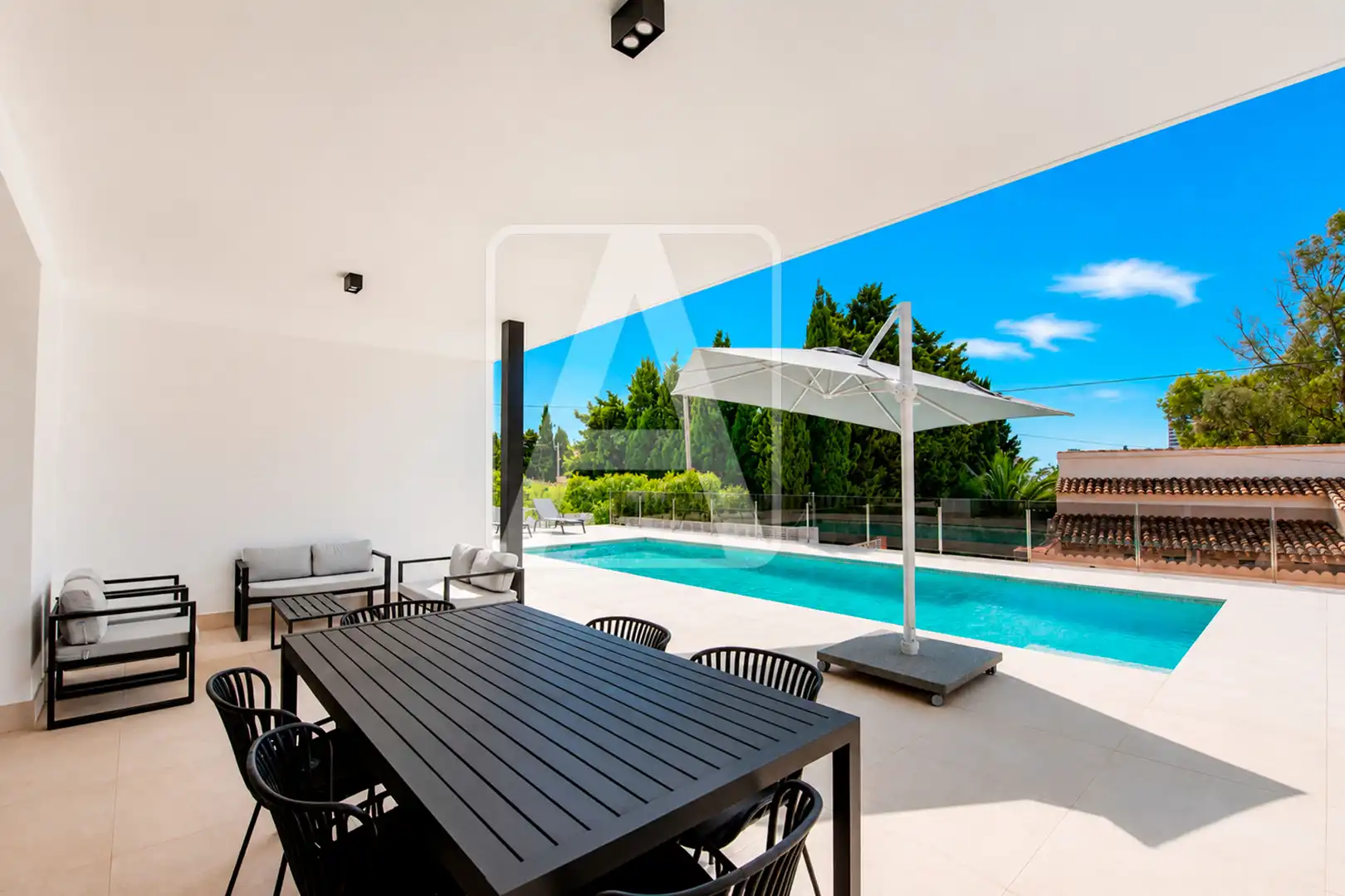 Chalet con piscina en venta en Marisol Park - Ortembach - Los Almendros, imagen 2