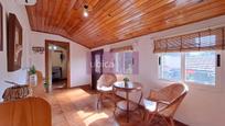 Sala d'estar de Casa o xalet en venda en Ponteareas amb Calefacció, Jardí privat i Terrassa