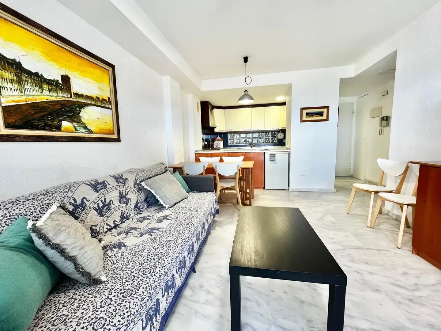 Sala d'estar de Apartament de lloguer en La Manga del Mar Menor amb Aire condicionat, Calefacció i Piscina
