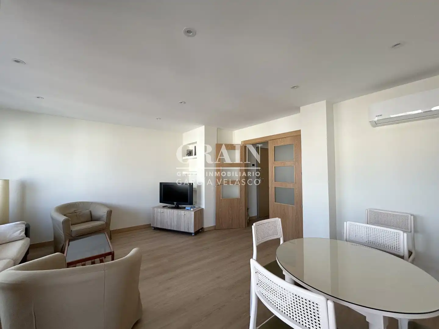 Sala d'estar de Apartament de lloguer en Albacete amb Aire condicionat, Calefacció i Balcó