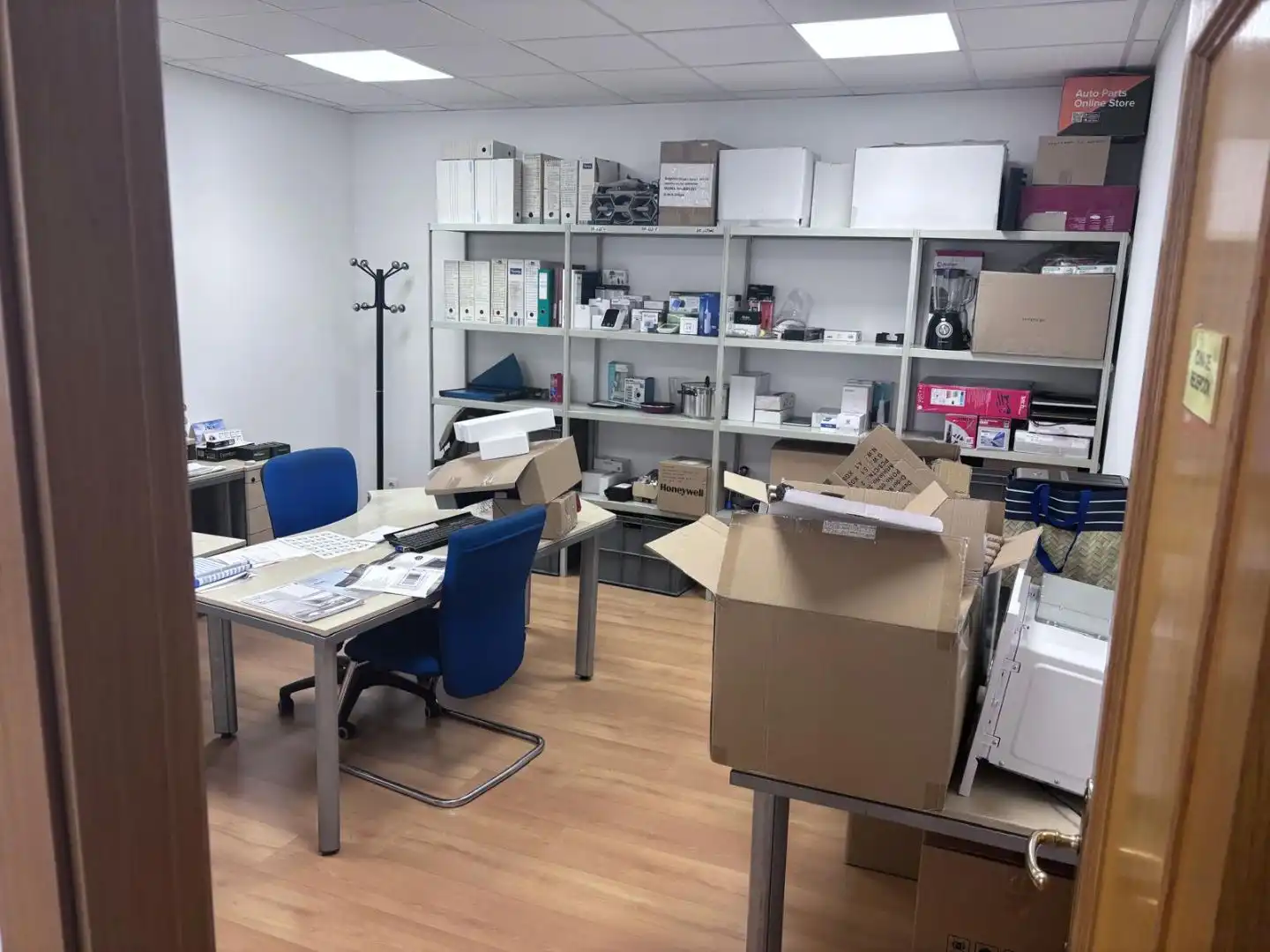 Office for sale in Alovera  with Air Conditioner, Heating and Internet
