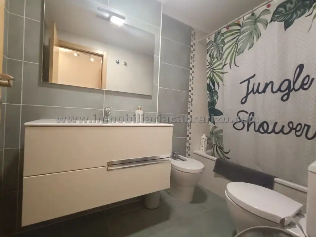 Baño de Apartamento en venta en  Logroño con Aire acondicionado, Calefacción y Parquet