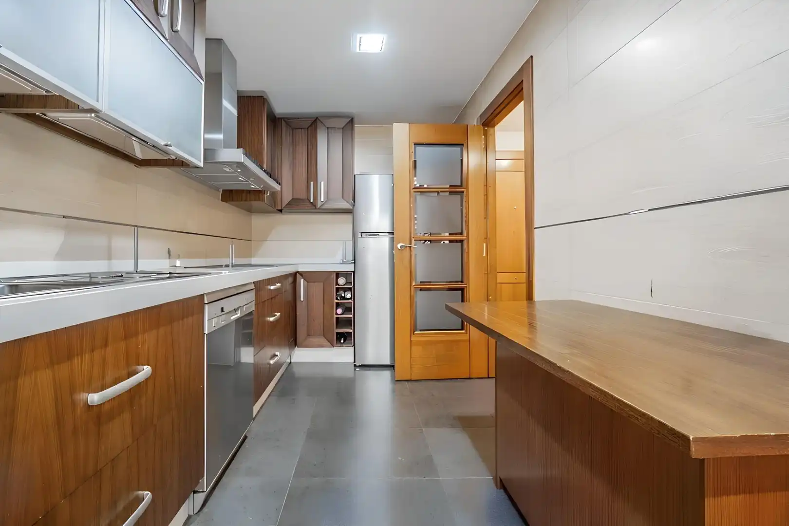 Küche von Wohnung zum Verkauf in Granada mit Heizung, Privatgarten und Balkon