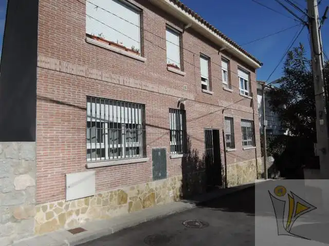 Exterior view of Flat for sale in Navalagamella