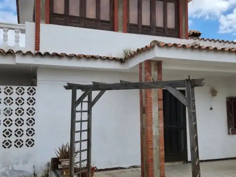 Vista exterior de Piso en venta en Algeciras con Piscina y Balcón