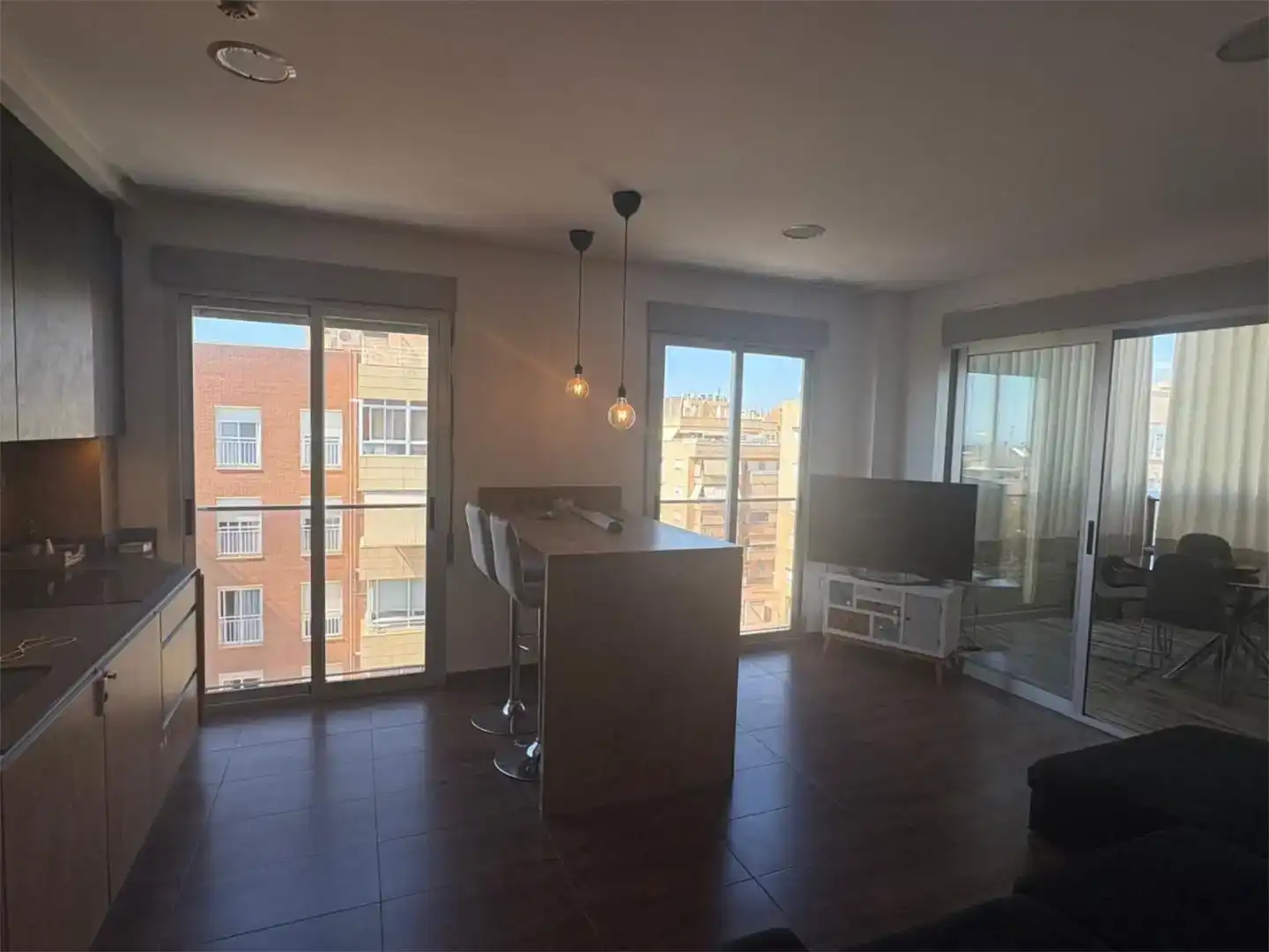 Schlafzimmer von Dachboden zur Miete in Elche / Elx mit Klimaanlage, Schwimmbad und Möbliert