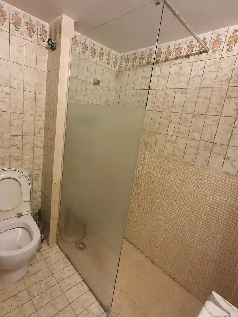 Bathroom of Flat for share in Barcelona  with Heating, Washing machine and TV