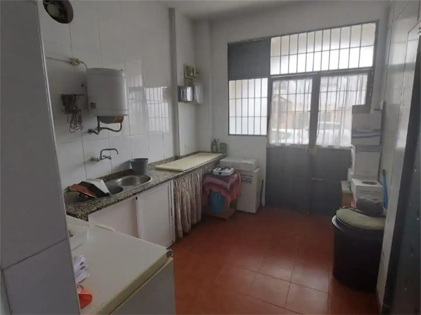 Cocina de Local en venta en La Hacienda - Nueva Andalucía