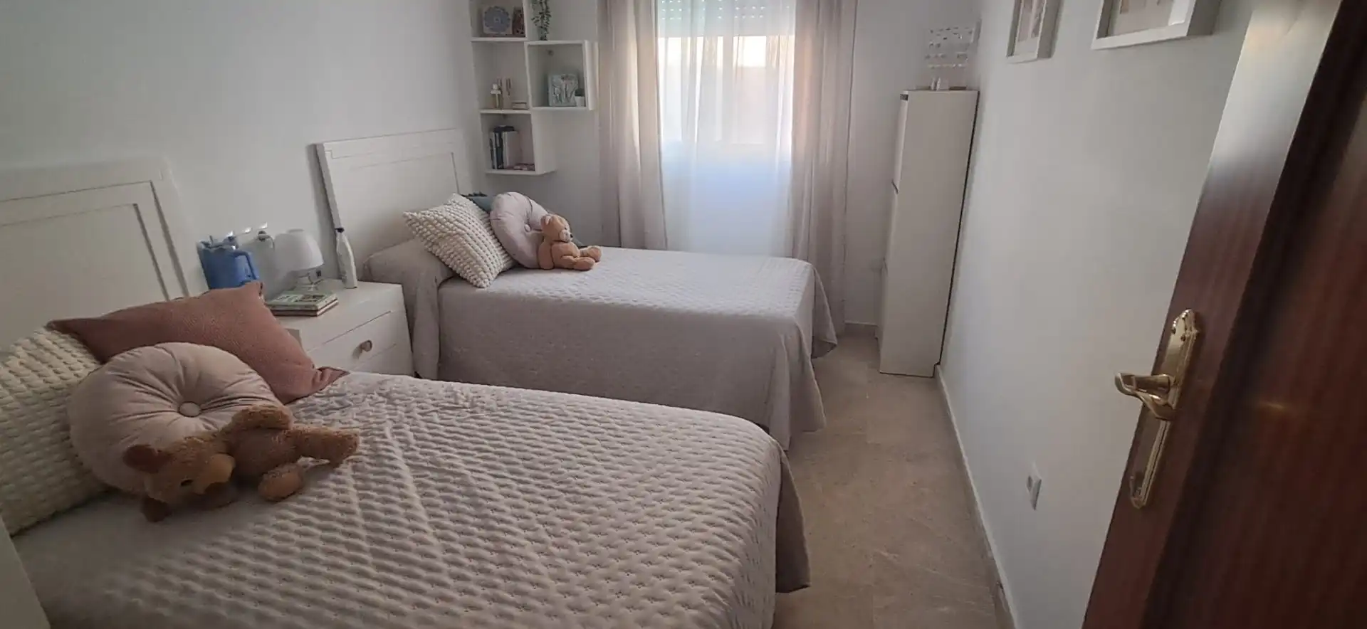 Schlafzimmer von Einfamilien-Reihenhaus zum Verkauf in Utrera mit Klimaanlage und Abstellraum