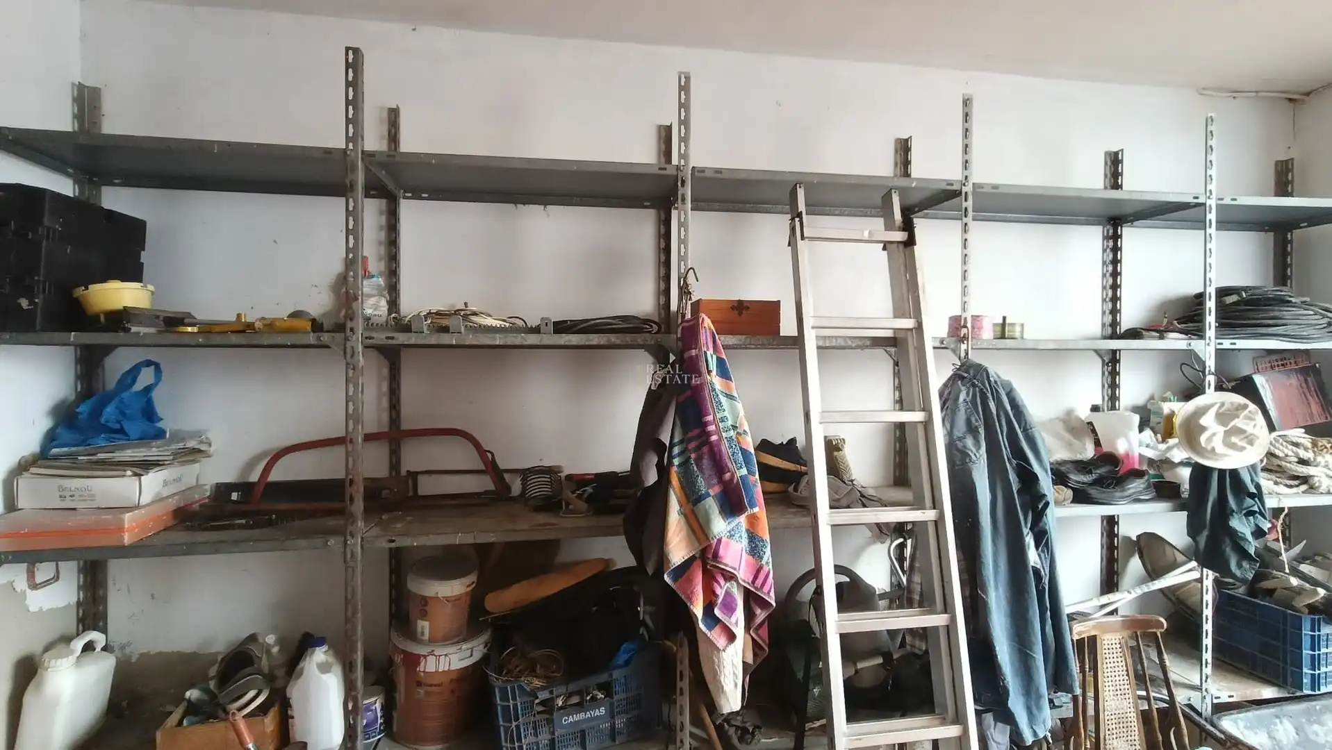 Wohnung zum Verkauf in Elche / Elx mit Klimaanlage, Abstellraum und Schwimmbad