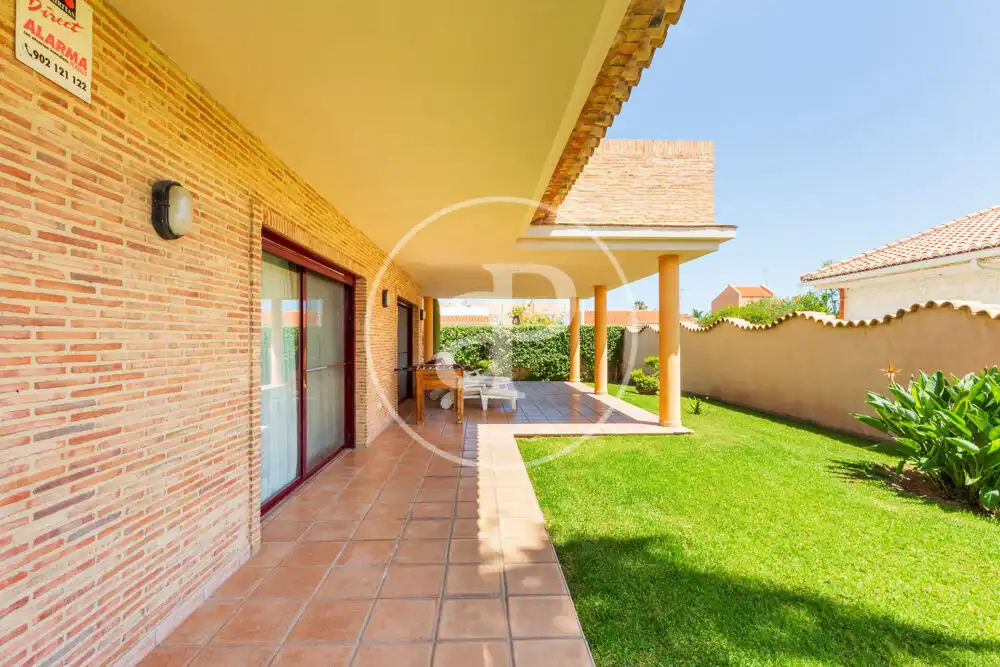Vista exterior de Casa o chalet en venta en Sagunto / Sagunt con Aire acondicionado, Calefacción y Jardín privado
