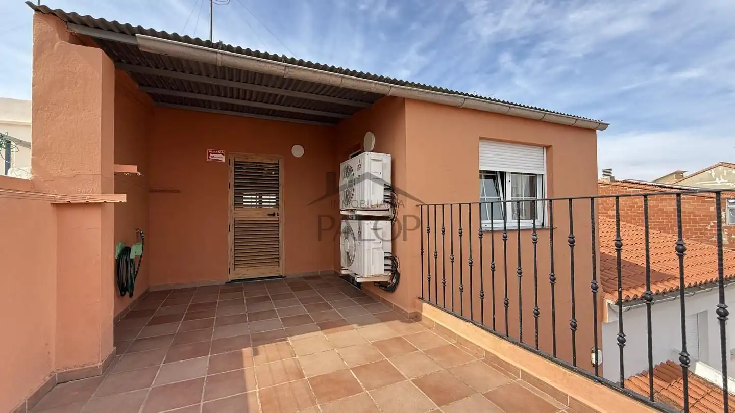 Vista exterior de Casa adosada en venta en Carcaixent con Aire acondicionado, Calefacción y Terraza