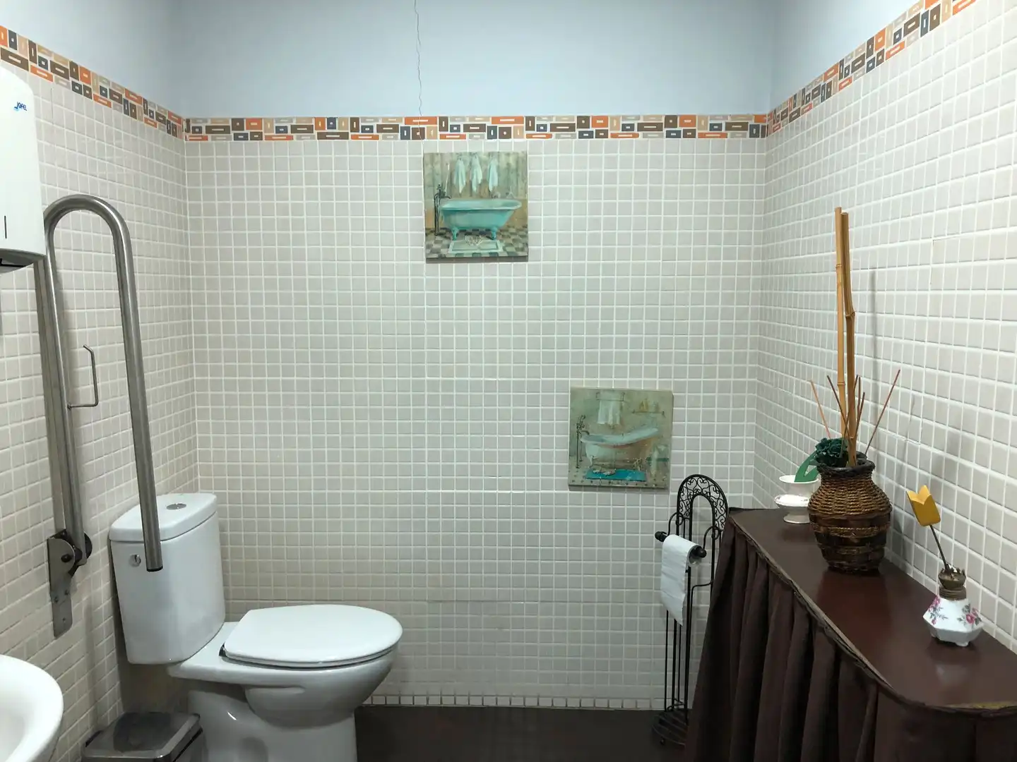 Bathroom of Commercial properties for sale in Ciudad Real  with Air Conditioner and Heating