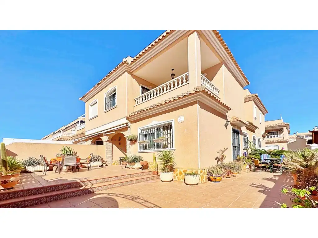 Casa adosada en venta en Calle Cuerda, Playa Flamenca