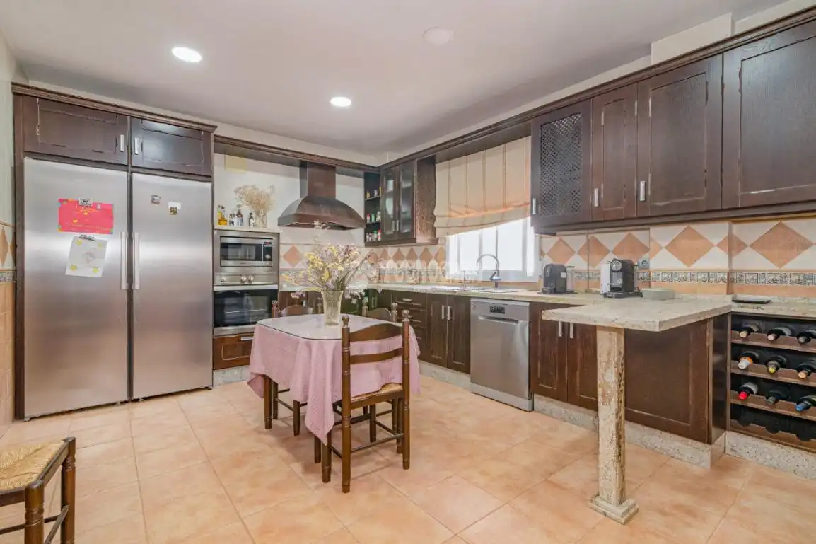 Kitchen of Flat for sale in Lucena  with Air Conditioner