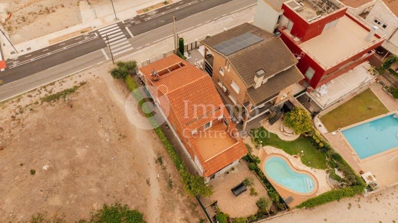 Exterior view of House or chalet for sale in  Lleida Capital  with Air Conditioner, Heating and Private garden