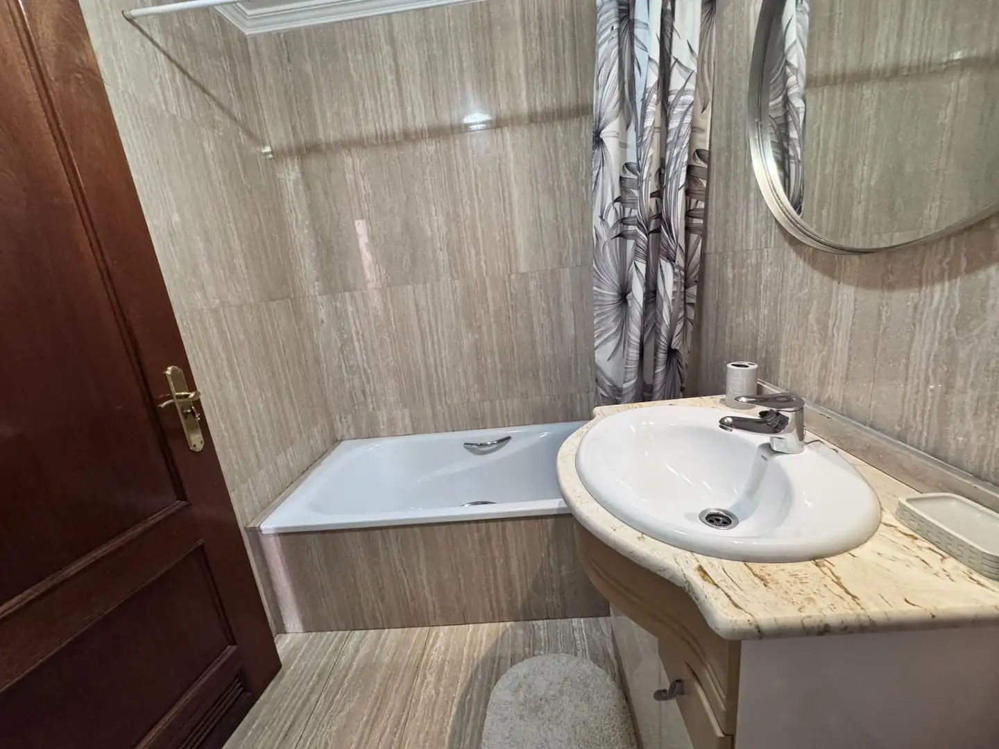 Bathroom of Study for sale in Oviedo   with Heating, Storage room and Balcony