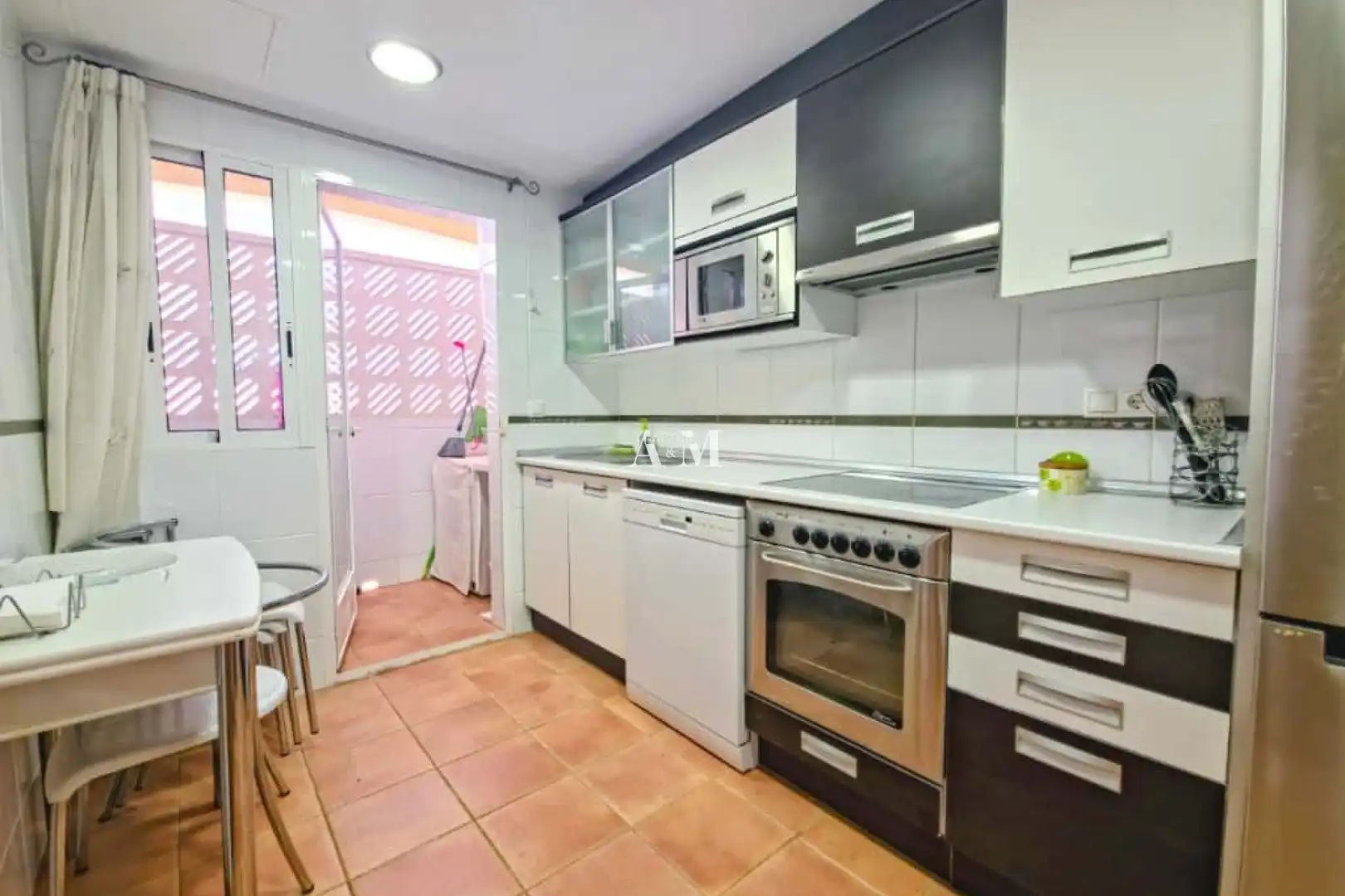 Küche von Dachboden zur Miete in Orihuela mit Klimaanlage, Heizung und Terrasse