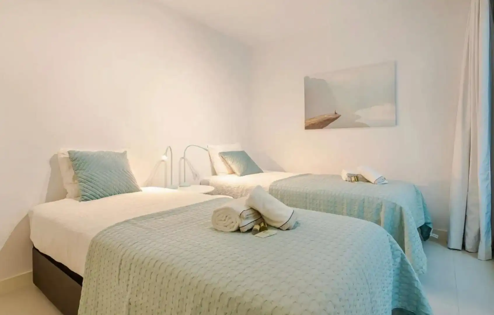 Dormitori de Casa o xalet en venda en Marbella amb Aire condicionat, Jardí privat i Terrassa
