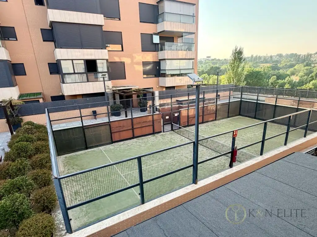 Terrasse von Wohnung zur Miete in La Moraleja mit Schwimmbad