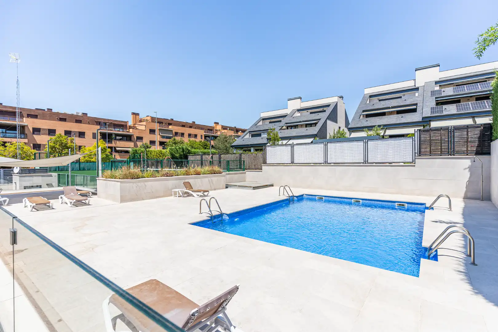 Swimming pool of Detached homes for sale in Las Rozas de Madrid  with Air Conditioner, Heating and Private garden