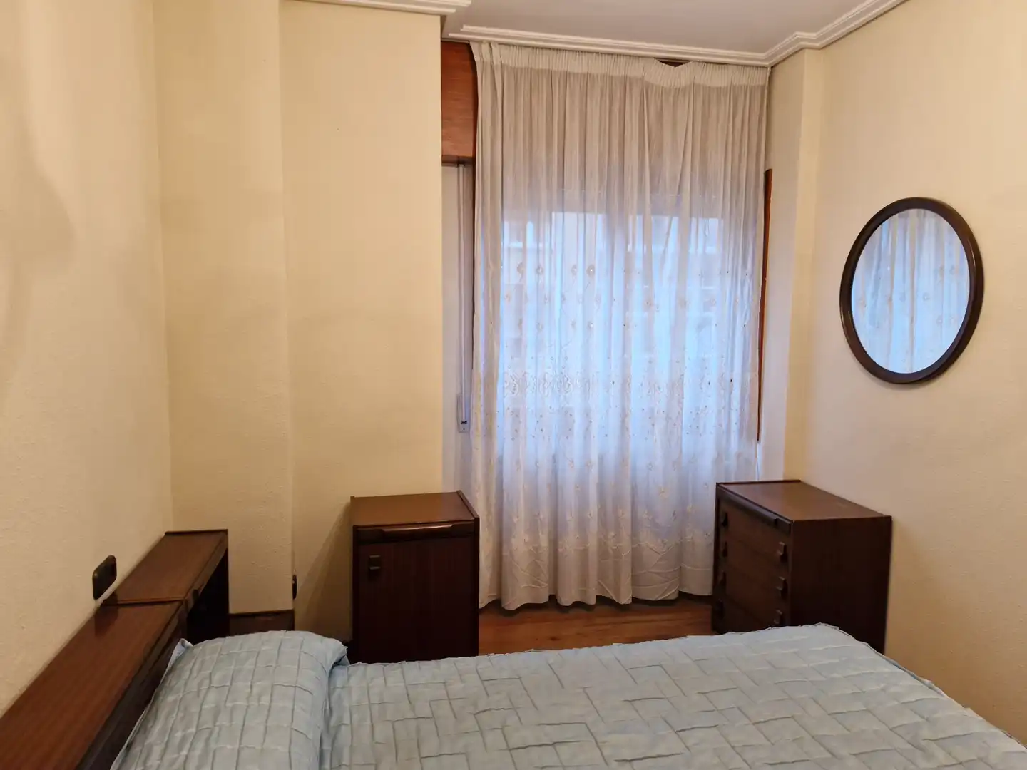 Habitación de Piso de alquiler en Vitoria - Gasteiz con Calefacción, Parquet y Amueblado