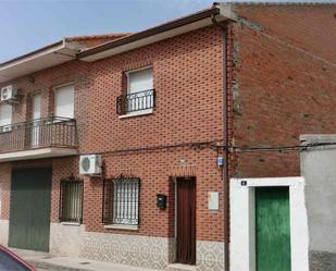 Exterior view of House or chalet for sale in Malpica de Tajo