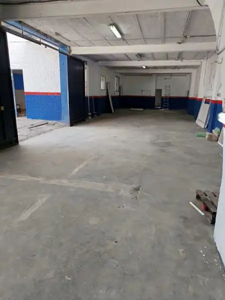 Nave industrial de alquiler en Lucena
