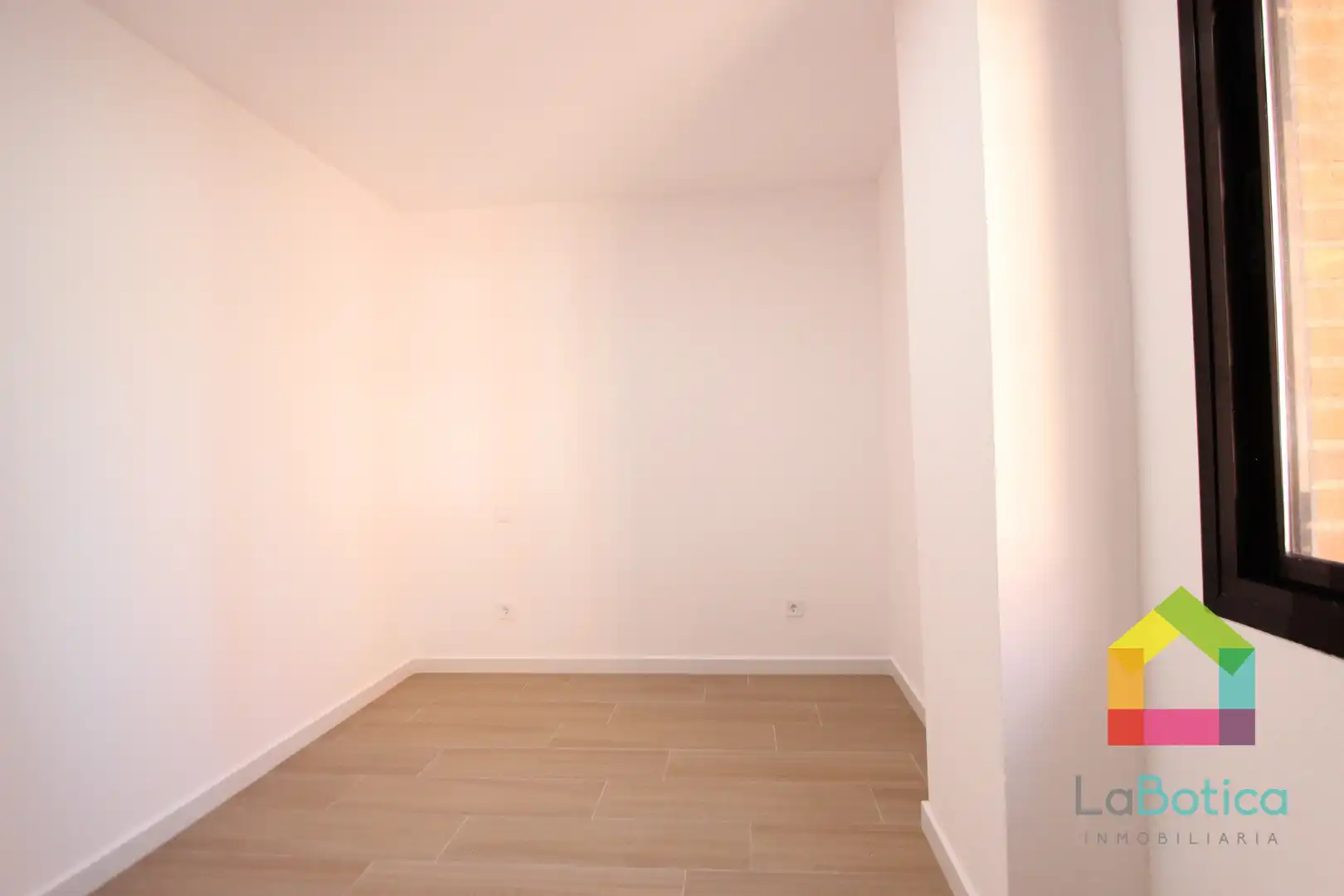 Bedroom of Flat for sale in Toledo  with Air Conditioner and Heating