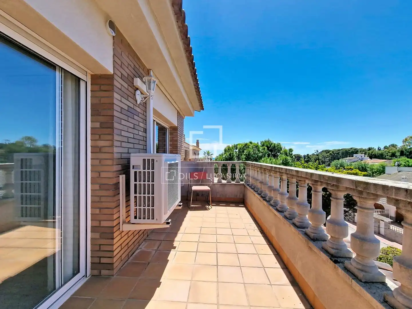 Vista exterior de Casa o chalet de alquiler en Cunit con Aire acondicionado, Calefacción y Jardín privado
