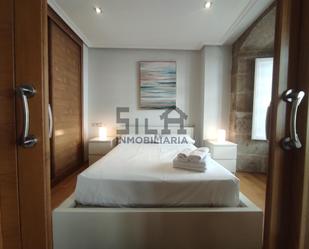 Dormitori de Apartament de lloguer en Ourense Capital  amb Terrassa i Balcó