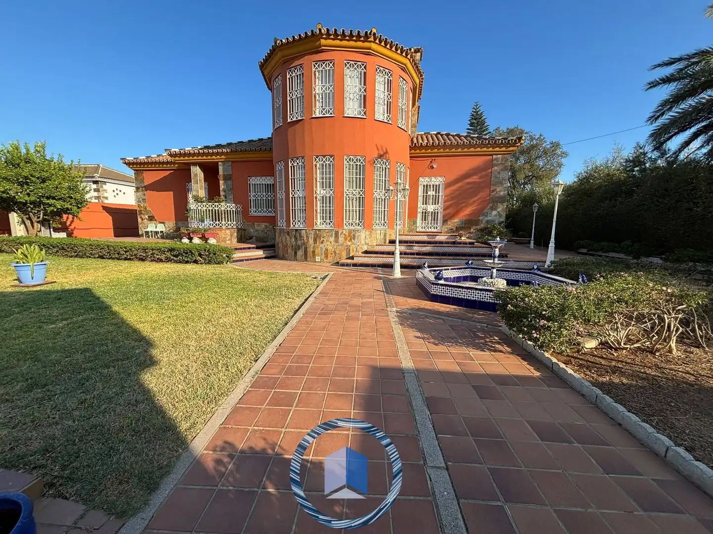 Vista exterior de Casa o chalet en venta en Alcalá de Guadaira con Aire acondicionado, Jardín privado y Terraza