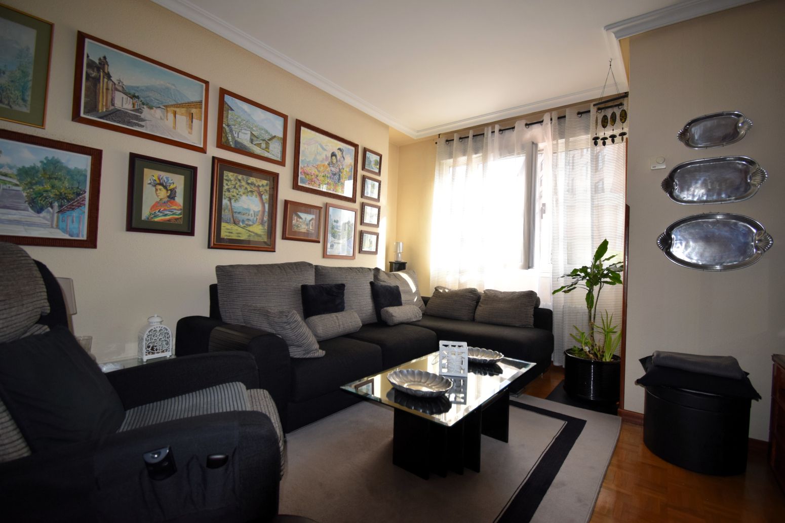 Living room of Flat for sale in Oviedo   with Heating and Parquet flooring