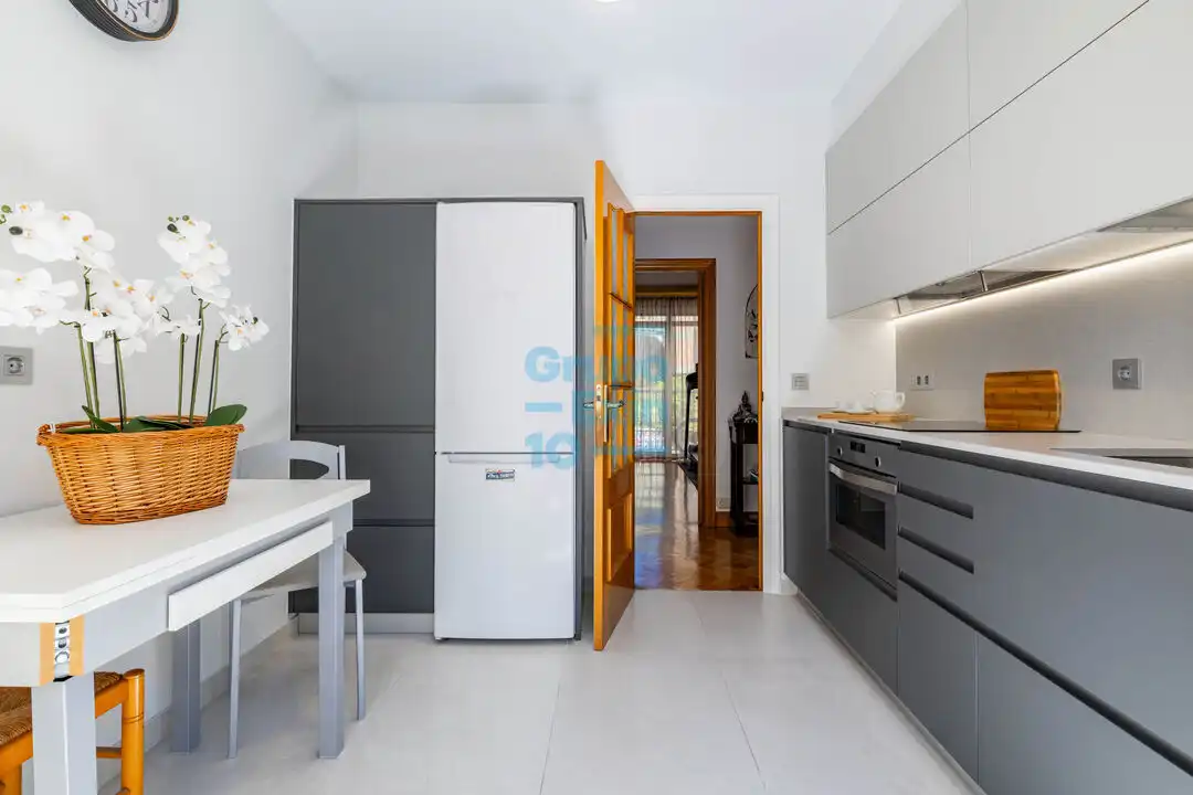 Cocina de Piso en venta en Donostia - San Sebastián  con Calefacción y Balcón