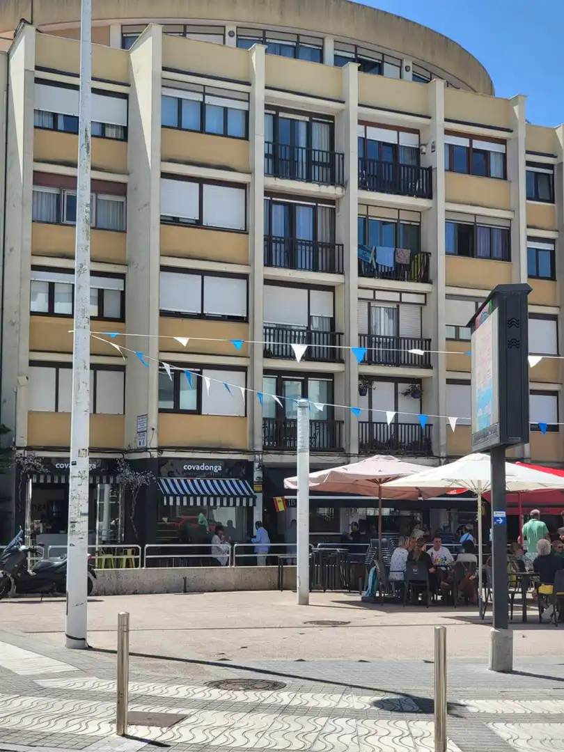 Vista exterior de Pis en venda en Suances amb Calefacció i Terrassa