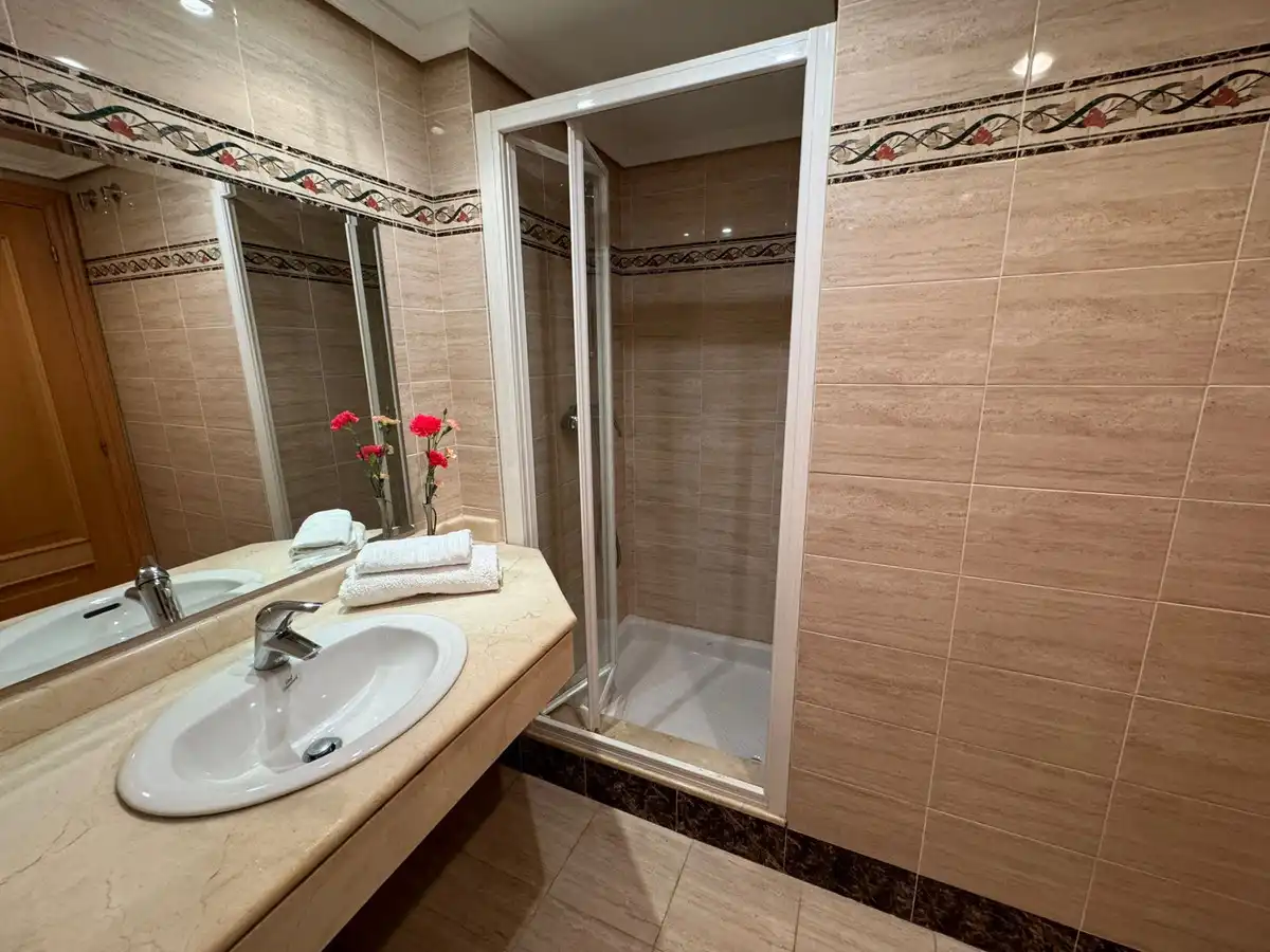 Apartamento con piscina en alquiler en Selwo, imagen 10