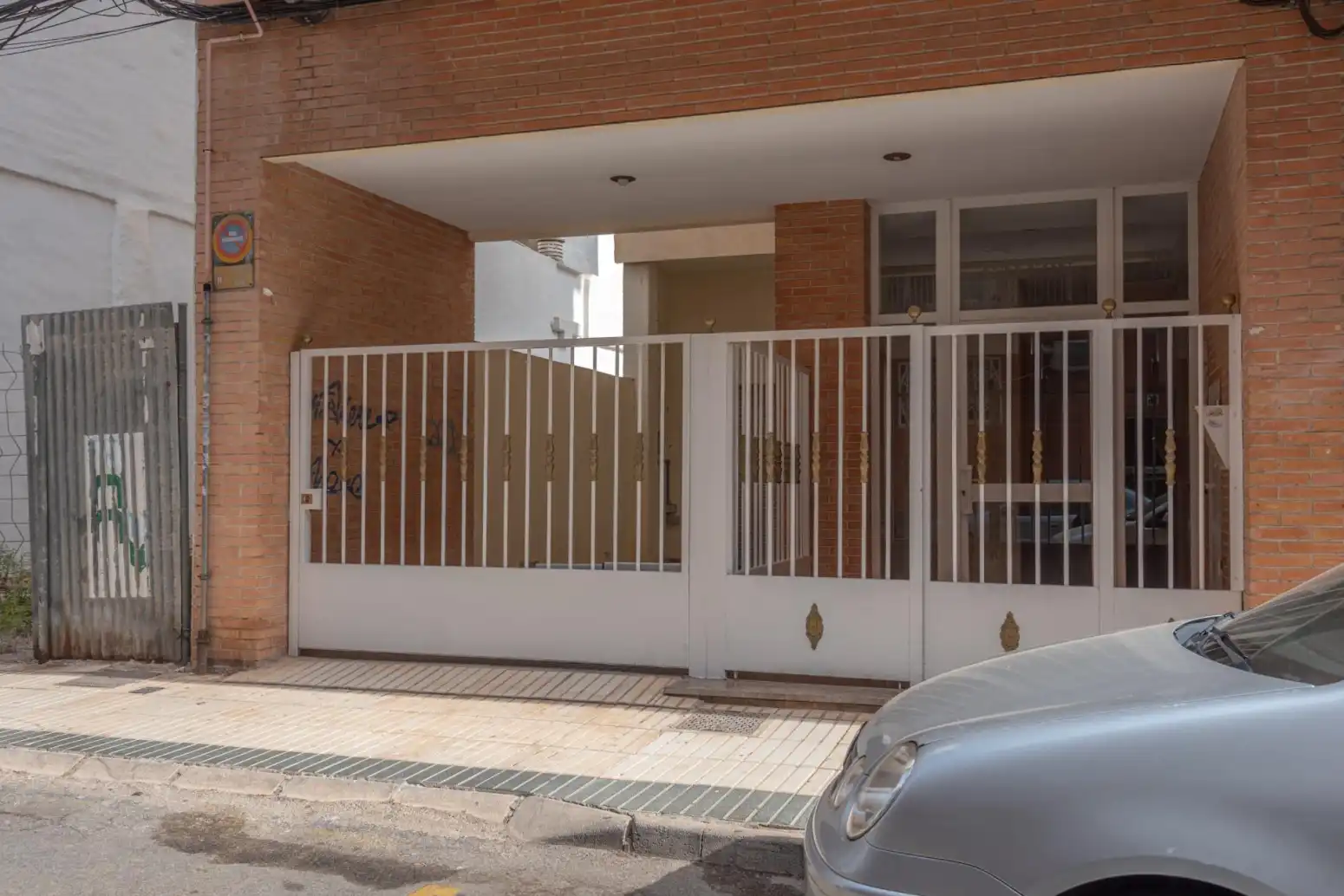 Außenansicht von Garage zum Verkauf in Cartagena