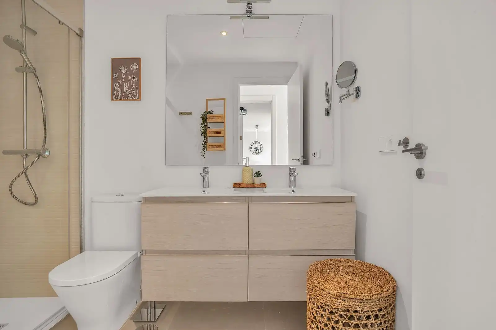 Bany de Apartament en venda en Estepona amb Terrassa, Traster i Moblat