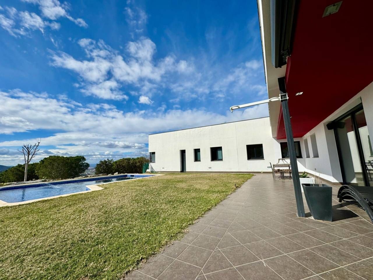 Vista exterior de Casa o xalet en venda en Vilanova del Vallès amb Aire condicionat, Calefacció i Jardí privat